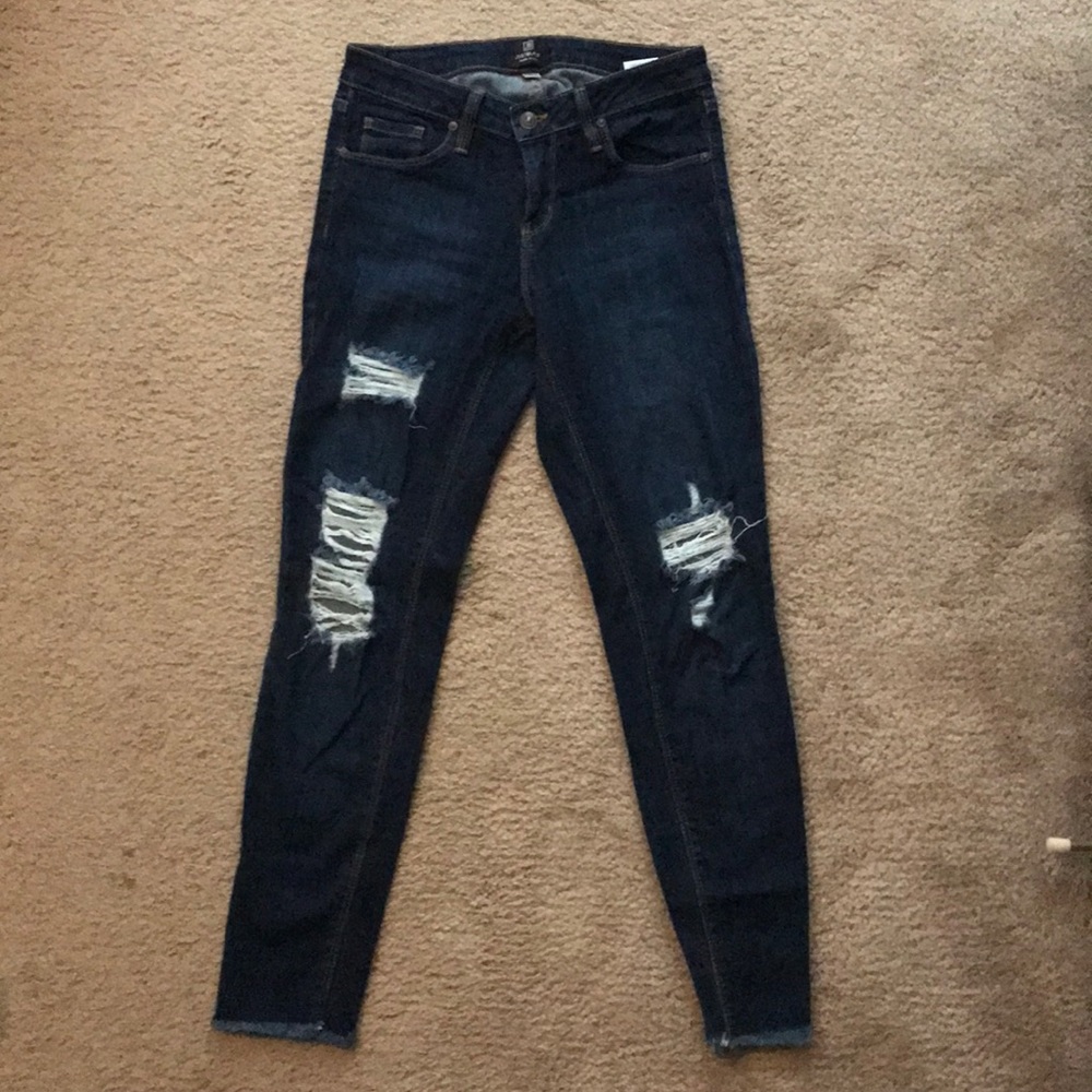 Just Black distressed capris